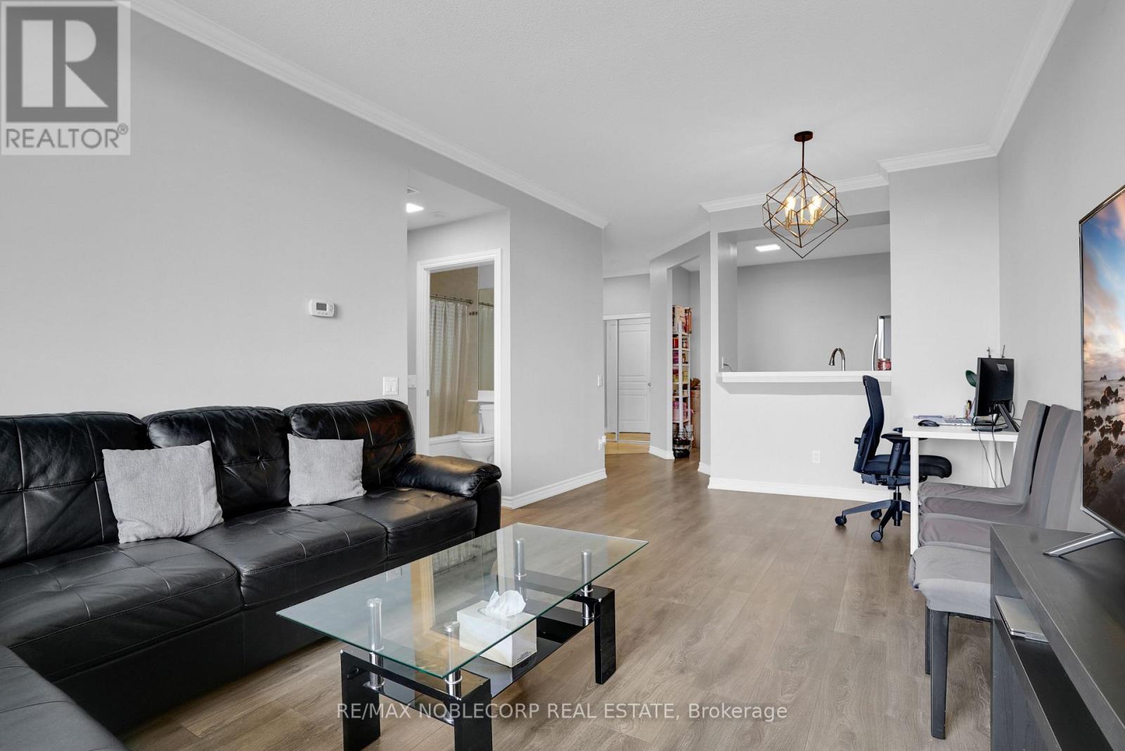 1001 - 1 Belvedere Court, Brampton, Ontario  L6V 4M6 - Photo 10 - W13576558
