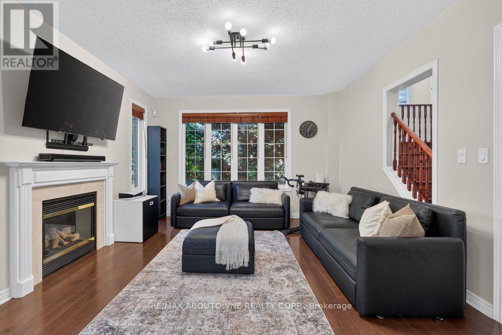 2201 Lapsley Crescent, Oakville, Ontario  L6M 4V2 - Photo 14 - W13576610