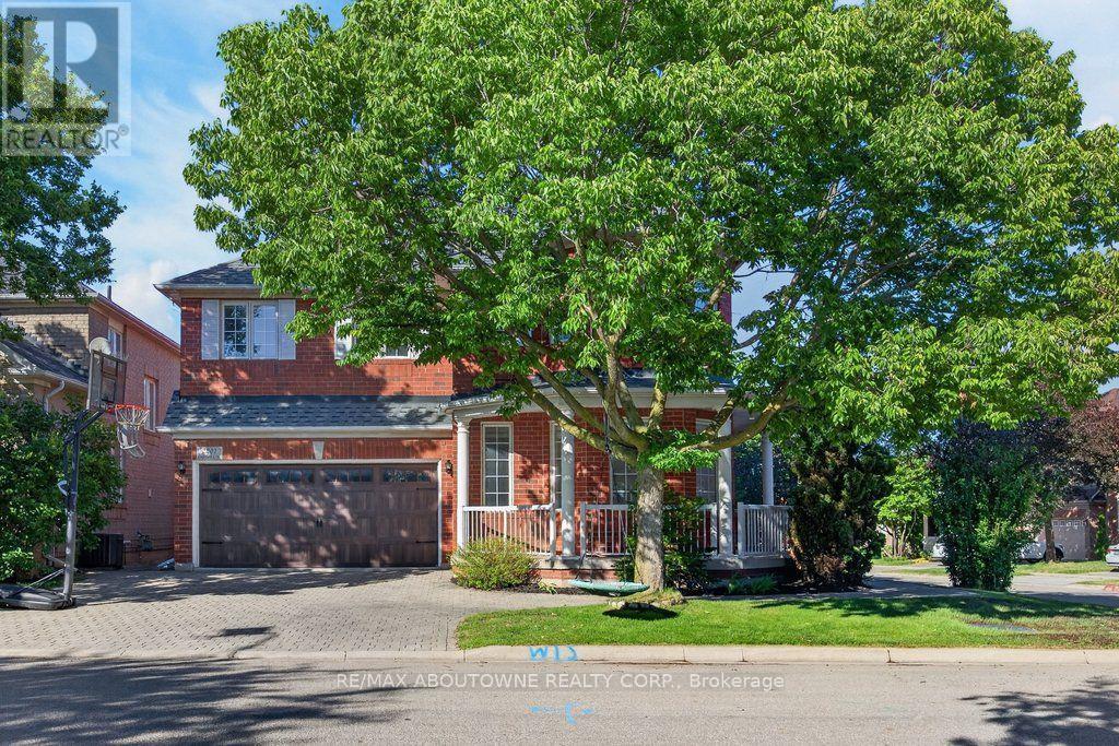 2201 Lapsley Crescent, Oakville, Ontario  L6M 4V2 - Photo 2 - W13576610