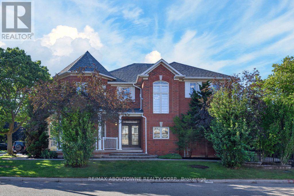 2201 Lapsley Crescent, Oakville, Ontario  L6M 4V2 - Photo 3 - W13576610