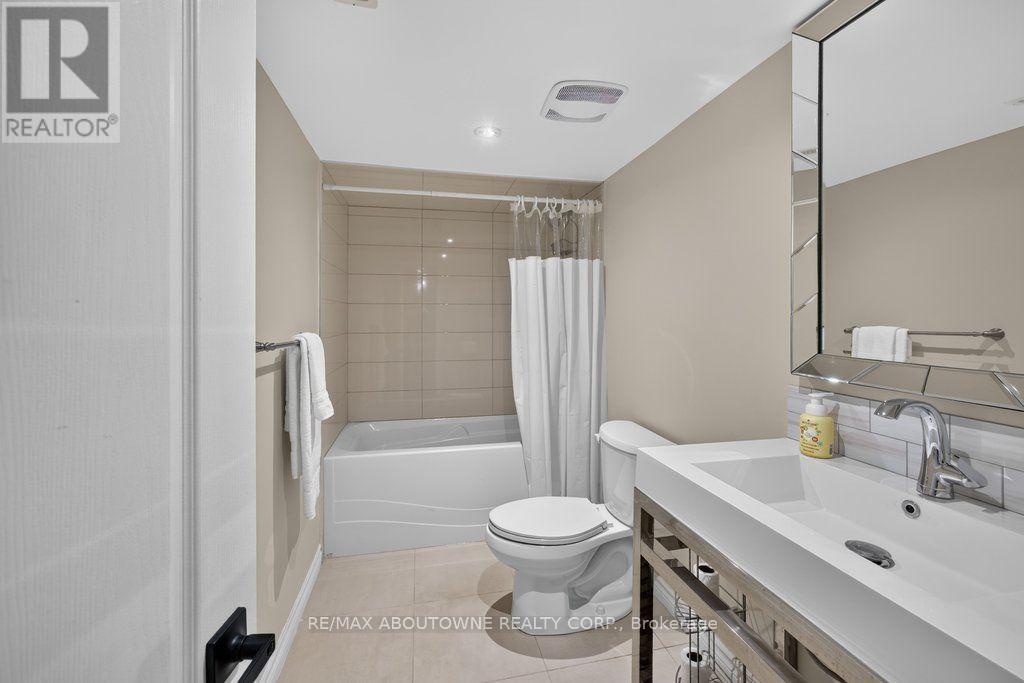 2201 Lapsley Crescent, Oakville, Ontario  L6M 4V2 - Photo 38 - W13576610