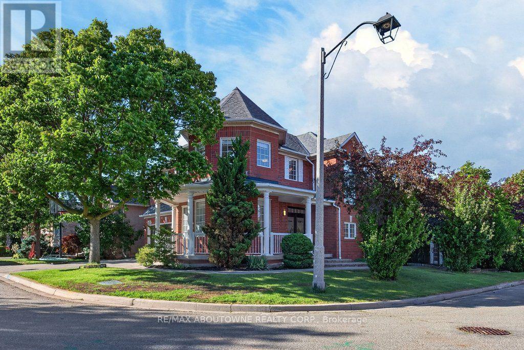 2201 Lapsley Crescent, Oakville, Ontario  L6M 4V2 - Photo 4 - W13576610