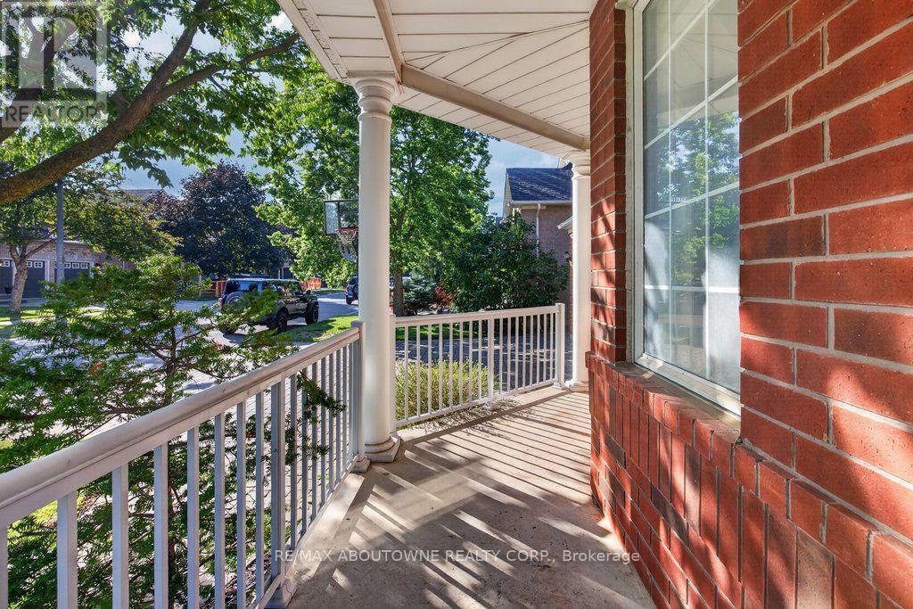 2201 Lapsley Crescent, Oakville, Ontario  L6M 4V2 - Photo 9 - W13576610