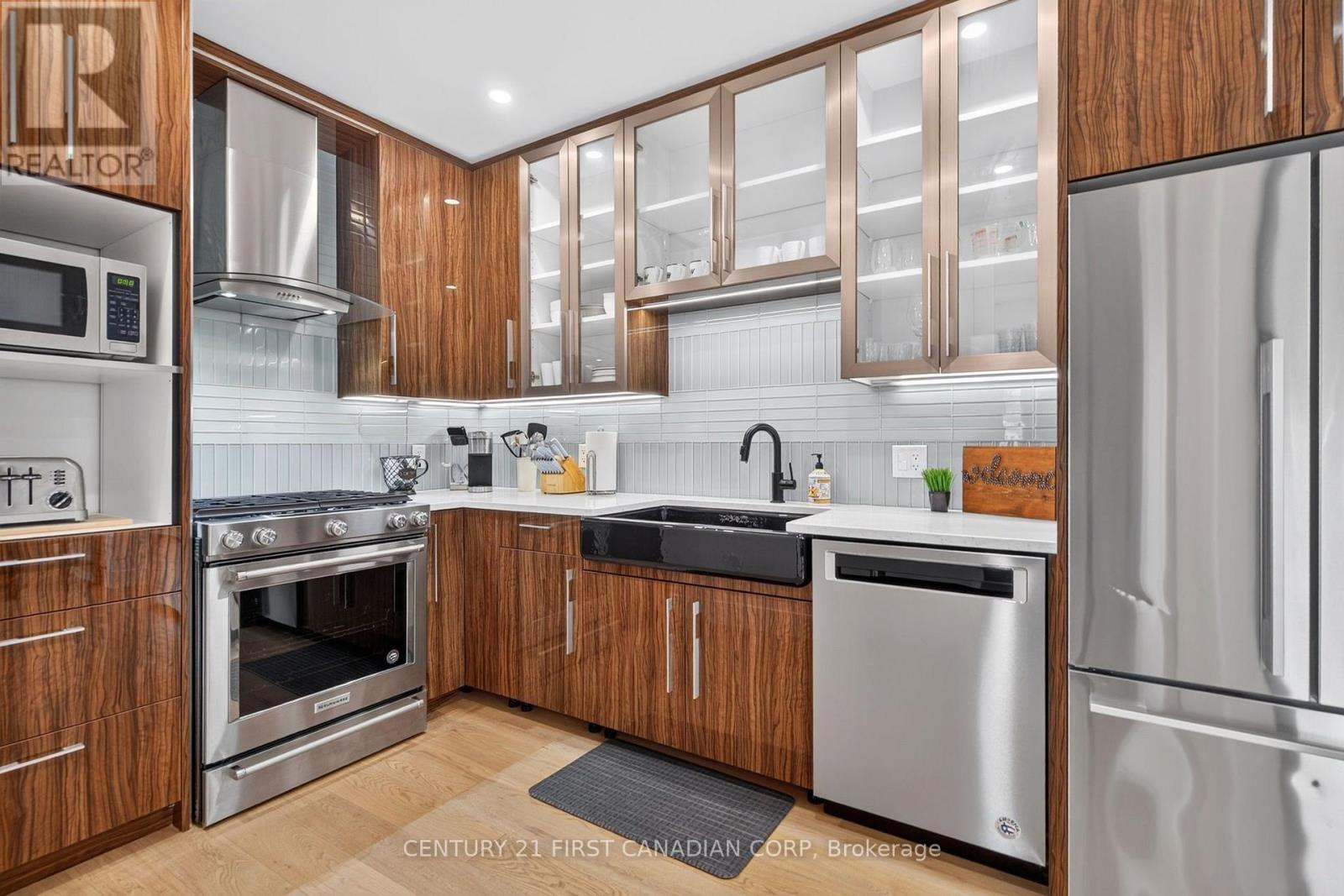 201 - 85 Main Street, Lambton Shores, Ontario  N0M 1T0 - Photo 17 - X13576302
