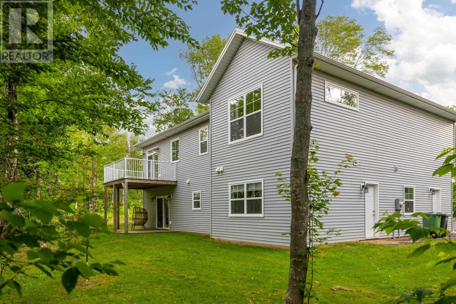 74 England Circle, Charlottetown, Prince Edward Island C1E 1W9 - Photo 3 - 202617866