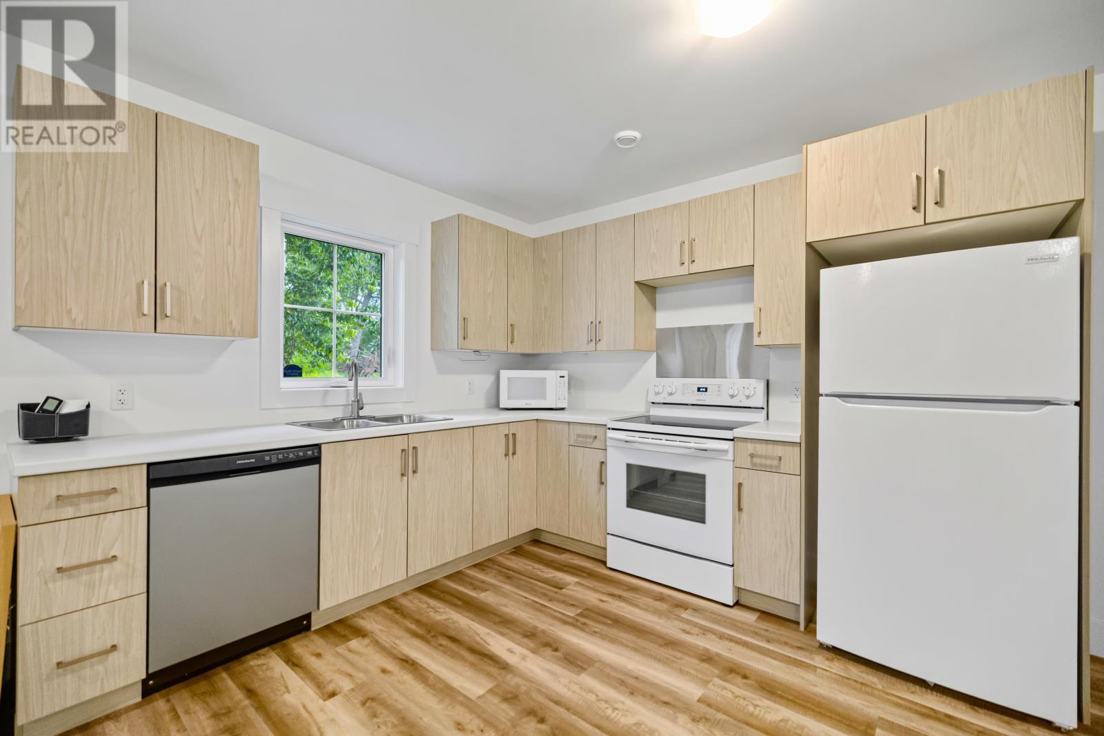 74 England Circle, Charlottetown, Prince Edward Island C1E 1W9 - Photo 36 - 202617866