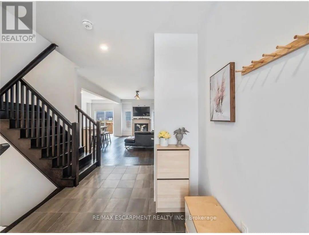 79 Greenwich Avenue, Hamilton, Ontario  L8J 0L6 - Photo 2 - X13576320