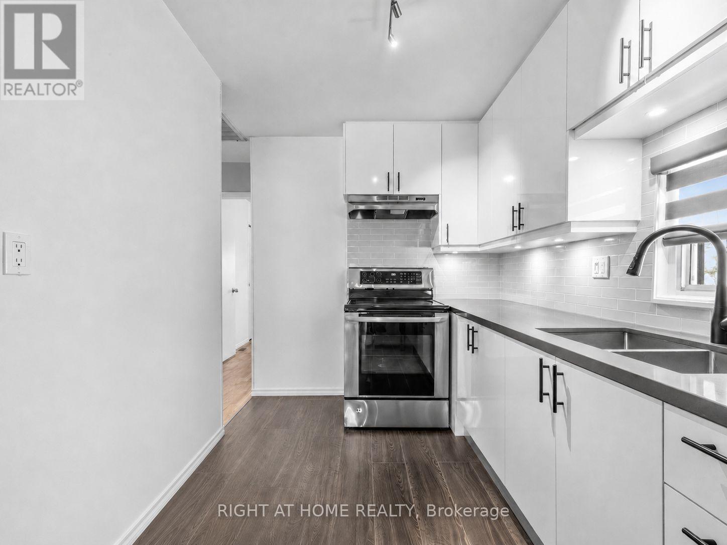 44 Westbourne Avenue, Toronto, Ontario  M1L 2Y4 - Photo 10 - E13568422
