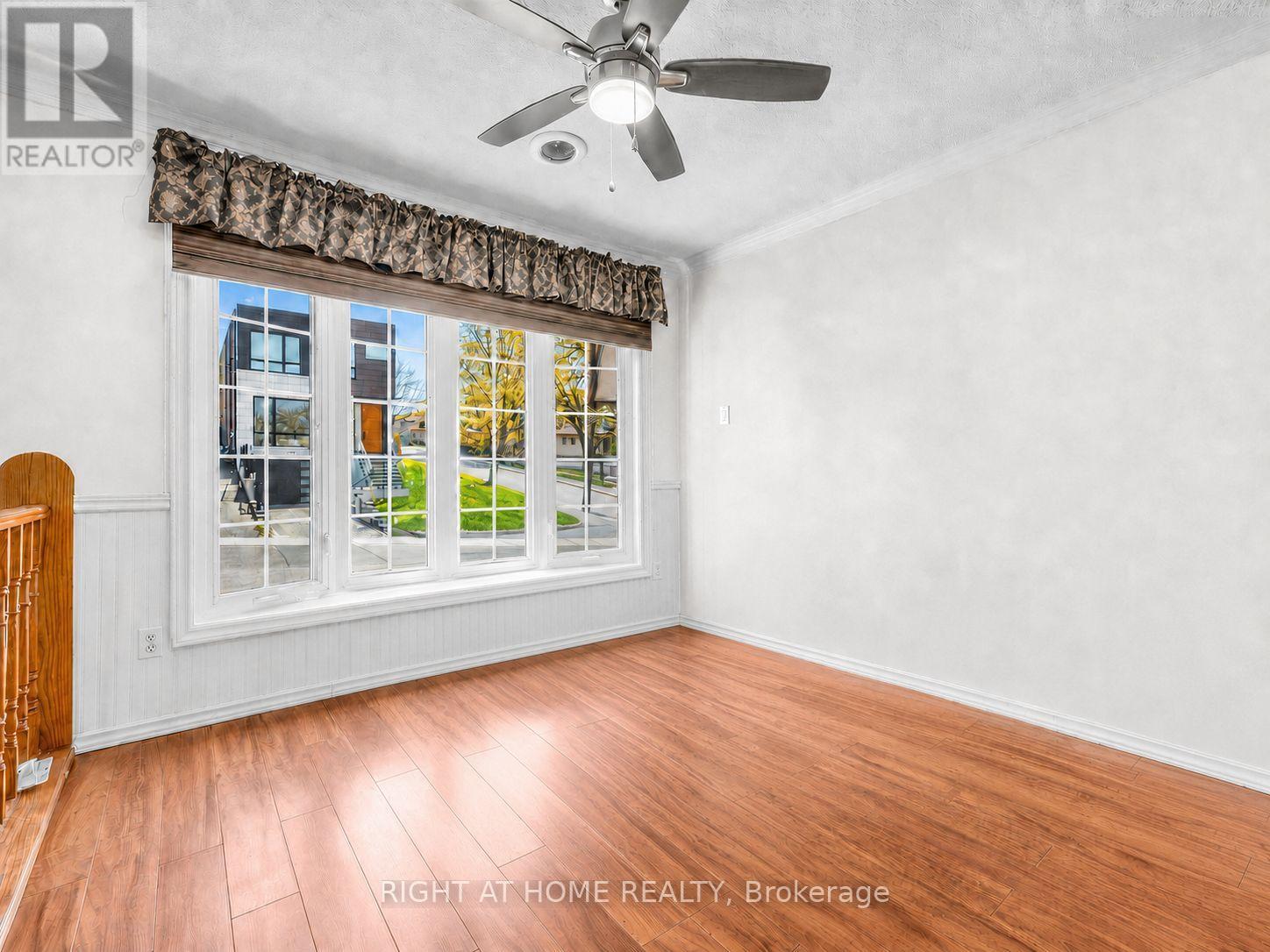 44 Westbourne Avenue, Toronto, Ontario  M1L 2Y4 - Photo 4 - E13568422