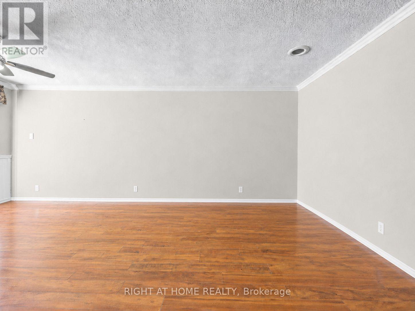 44 Westbourne Avenue, Toronto, Ontario  M1L 2Y4 - Photo 5 - E13568422