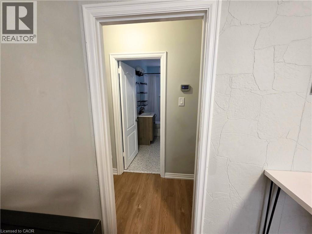 81 East 11th Street Unit# Upper Level, Hamilton, Ontario  L9A 3T3 - Photo 11 - 40848991
