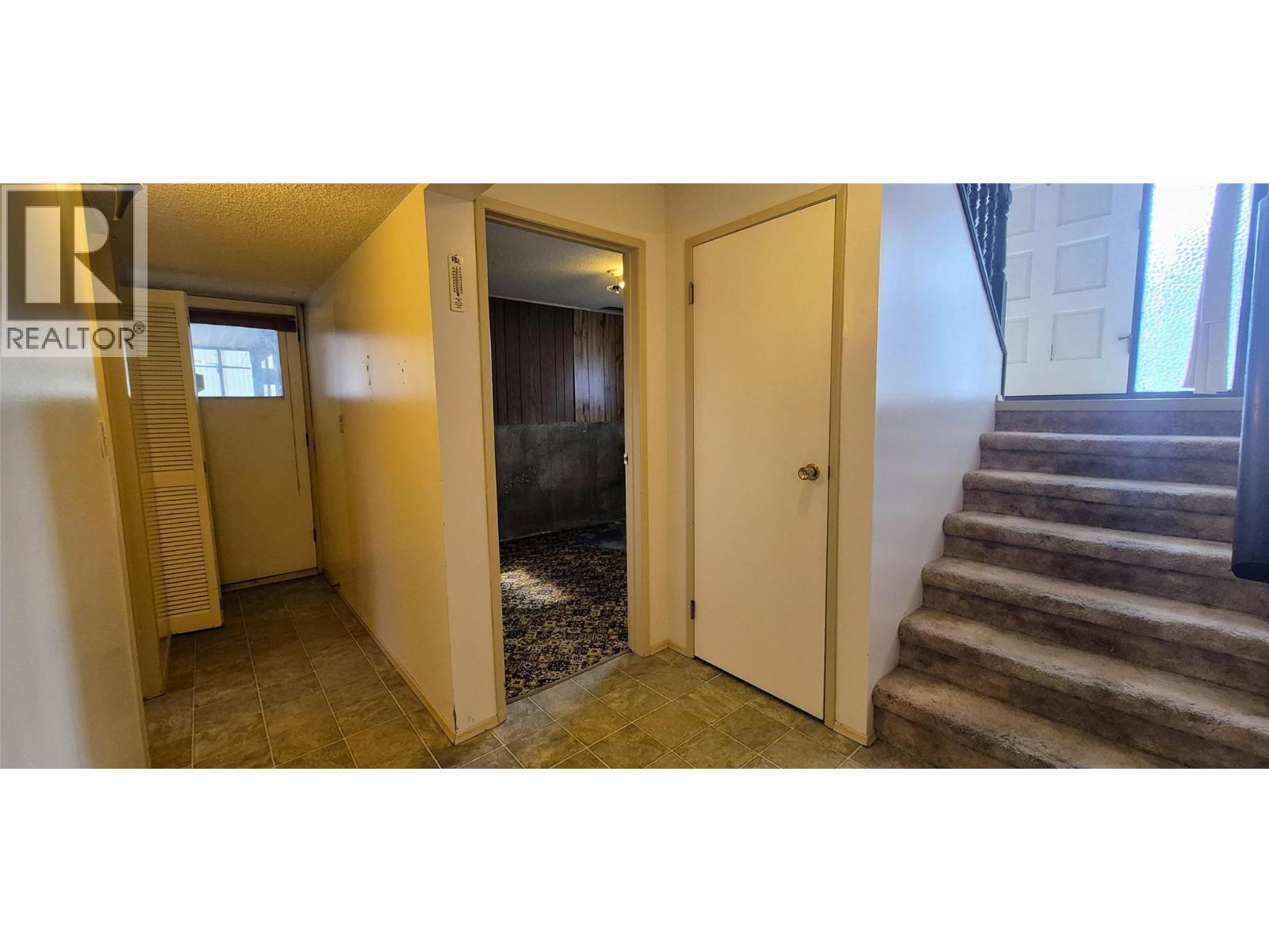 705 16th Avenue S, Cranbrook, British Columbia  V1C 4T9 - Photo 19 - 10394986