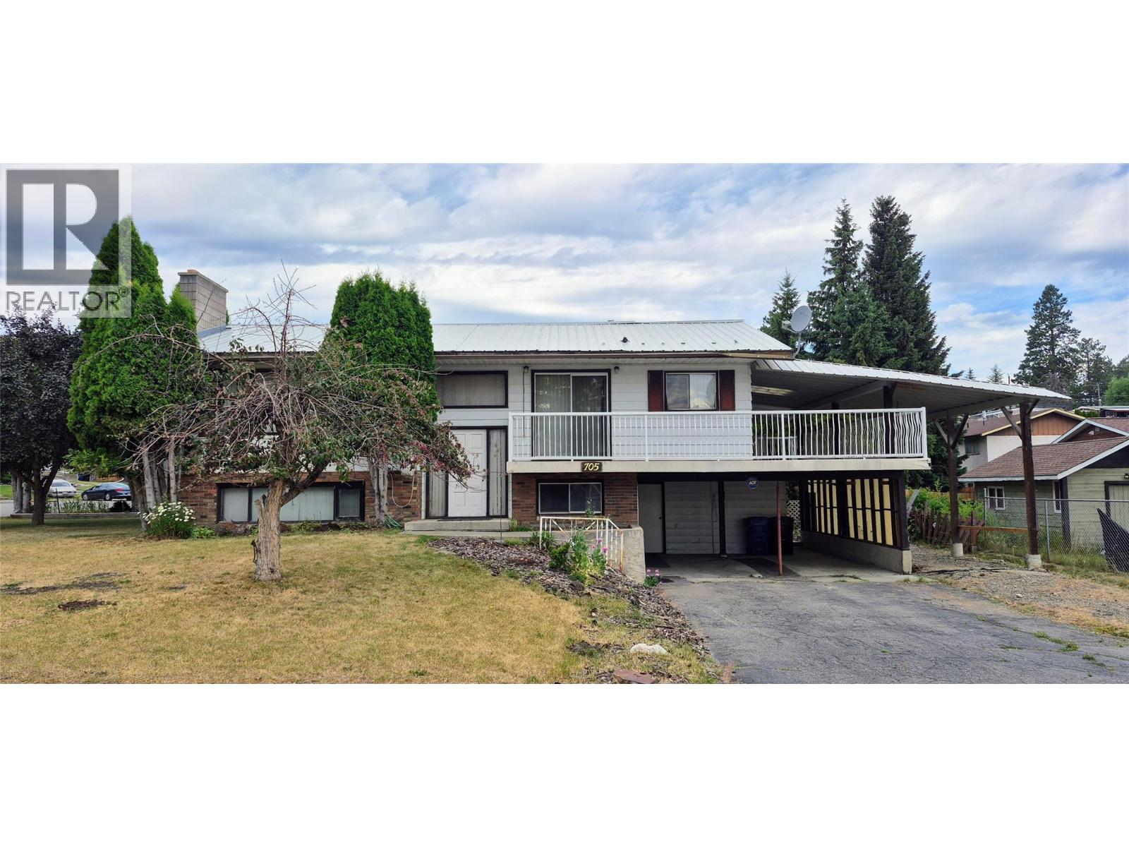 705 16th Avenue S, Cranbrook, British Columbia  V1C 4T9 - Photo 1 - 10394986