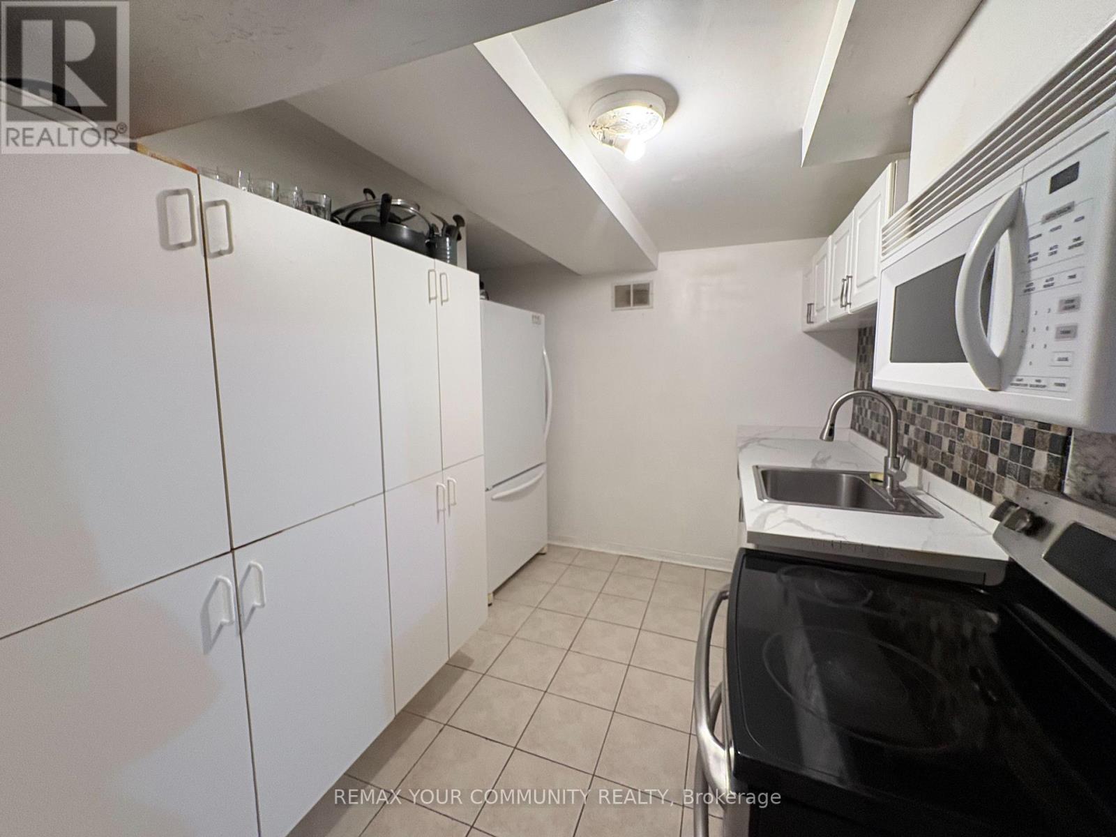 Basement - 58 King's Cross Avenue, Richmond Hill, Ontario  L4B 2S8 - Photo 4 - N13576410