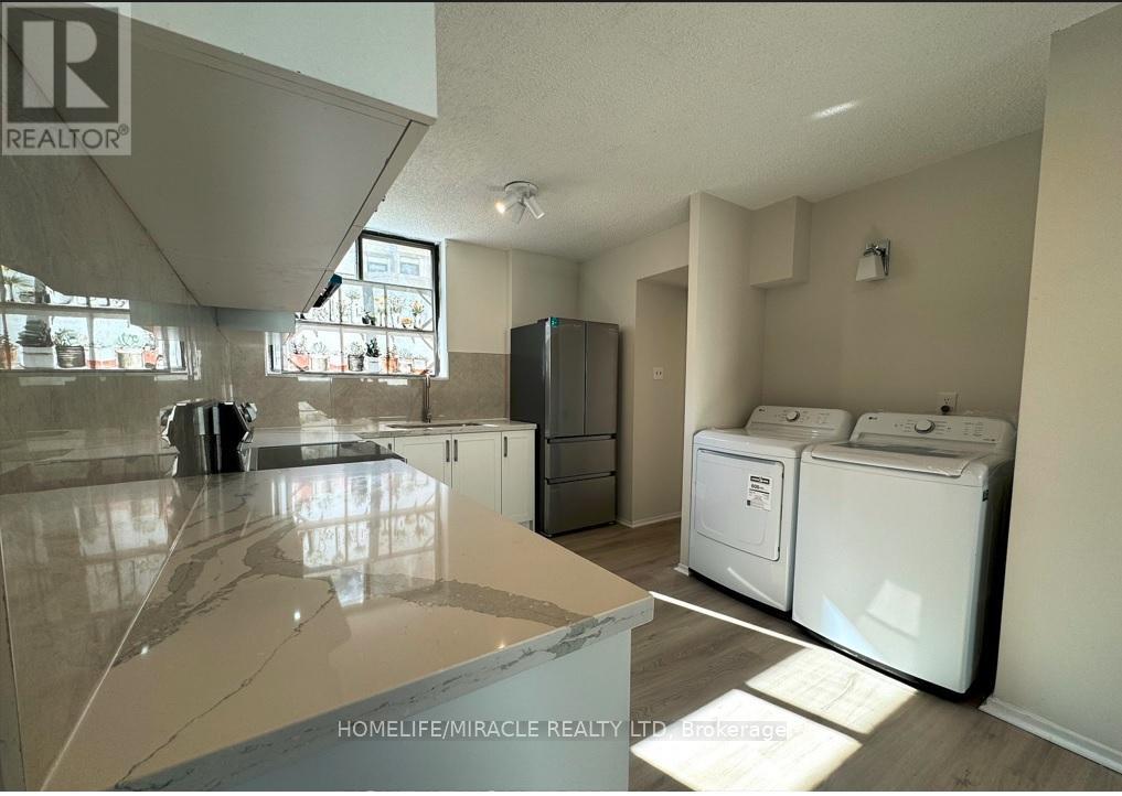 303 - 665 Kennedy Road, Toronto, Ontario  M1K 5E2 - Photo 4 - E13576778