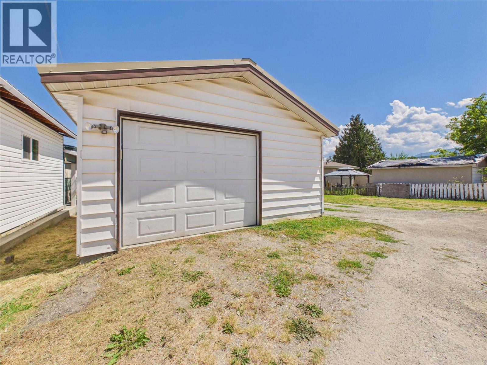 217 6th Avenue S, Cranbrook, British Columbia V1C 2H7 - Photo 23 - 10394603