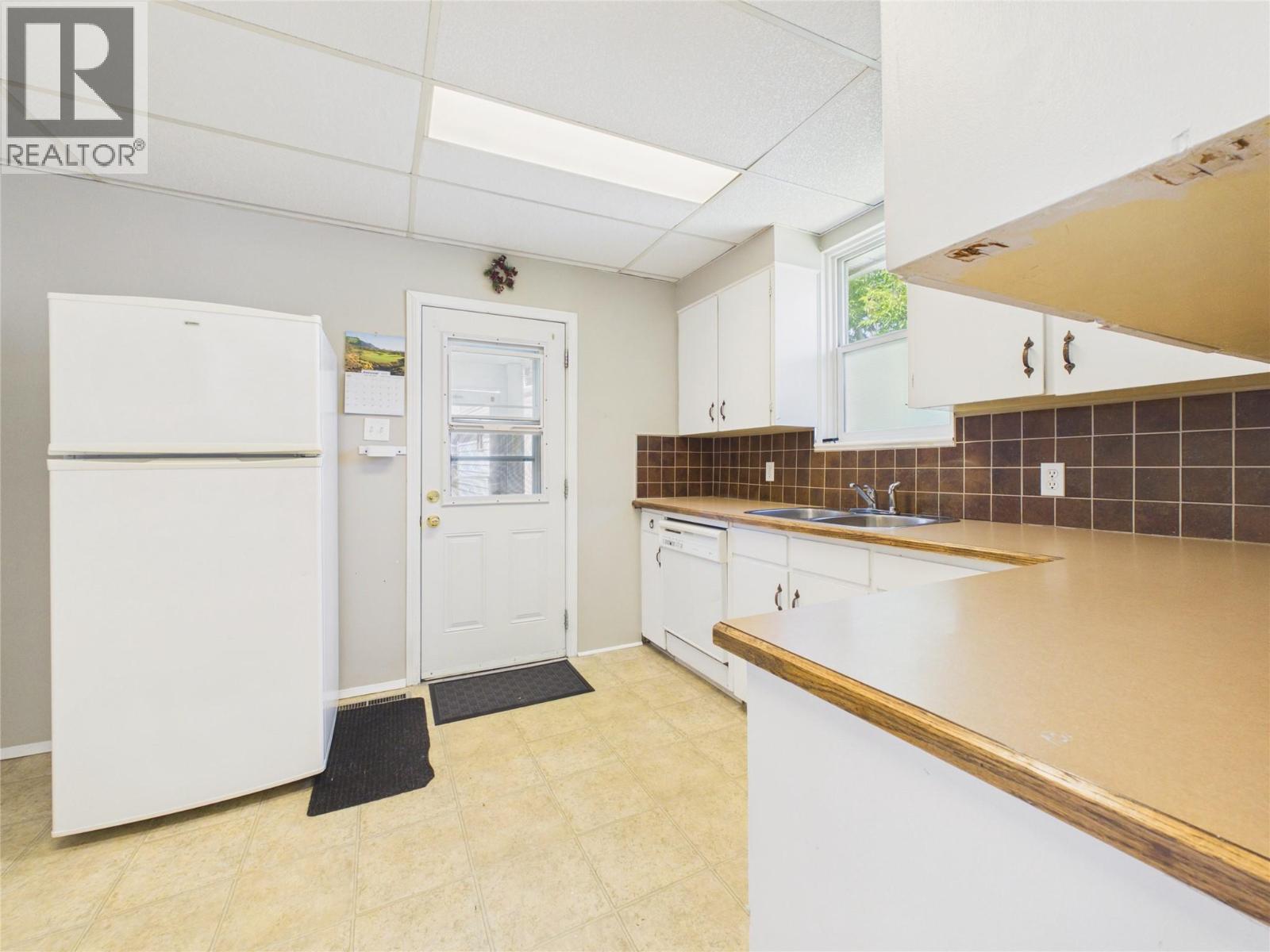 217 6th Avenue S, Cranbrook, British Columbia V1C 2H7 - Photo 5 - 10394603