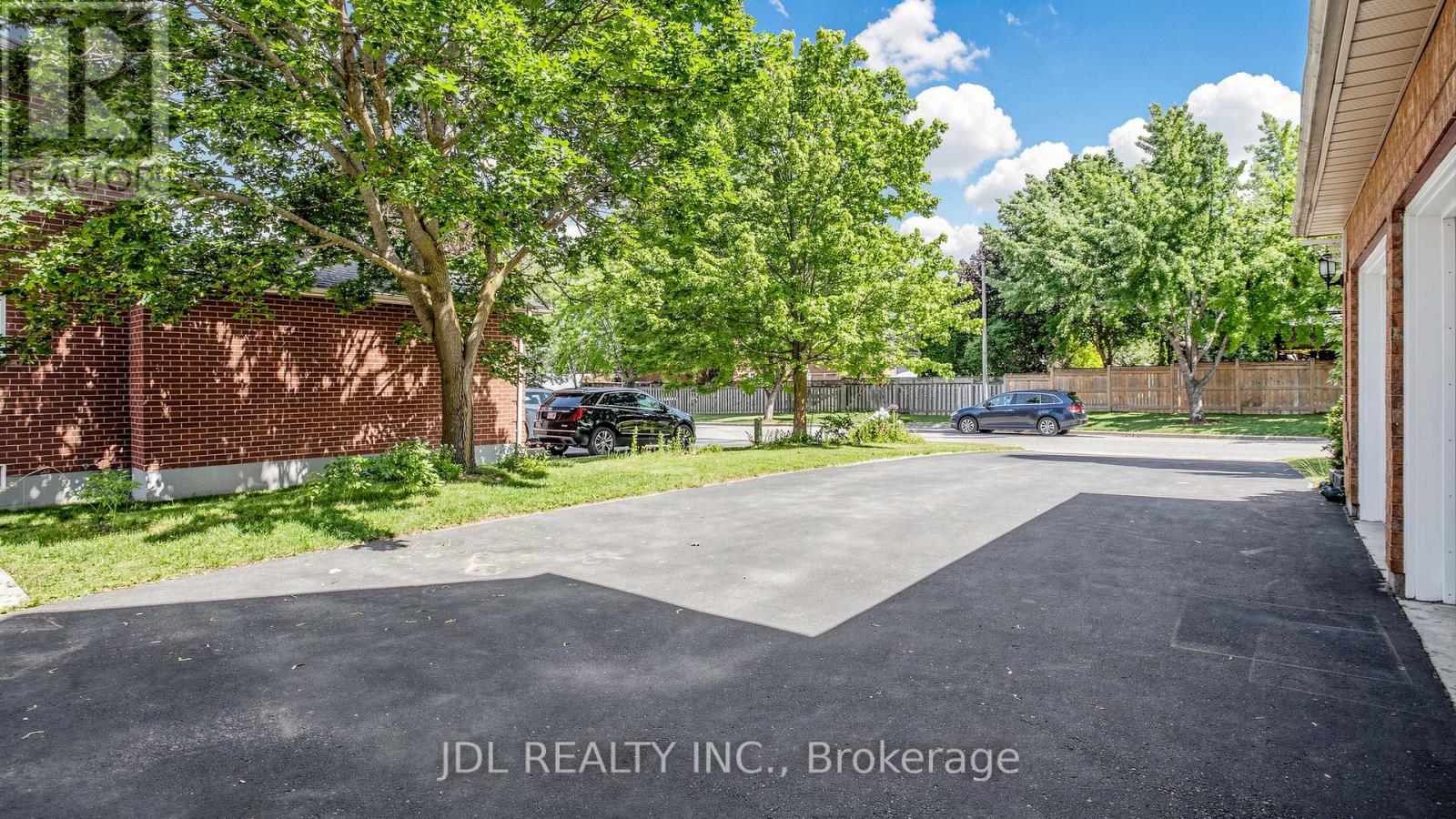 36 Chartwell Crescent, Georgina, Ontario  L4P 3N8 - Photo 33 - N13576668