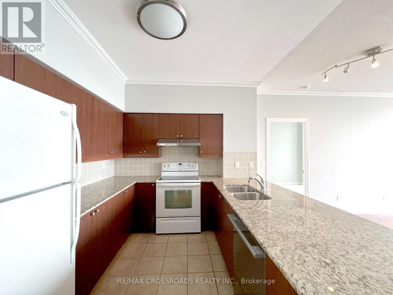 1004 - 15 North Park Road, Vaughan, Ontario  L4J 0A1 - Photo 7 - N13576726