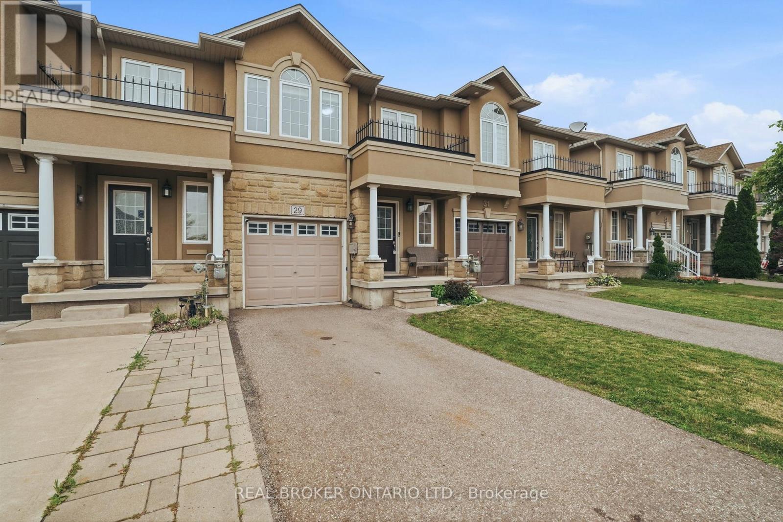 29 Waterbridge Street, Hamilton, Ontario  L8J 0G4 - Photo 3 - X13576740