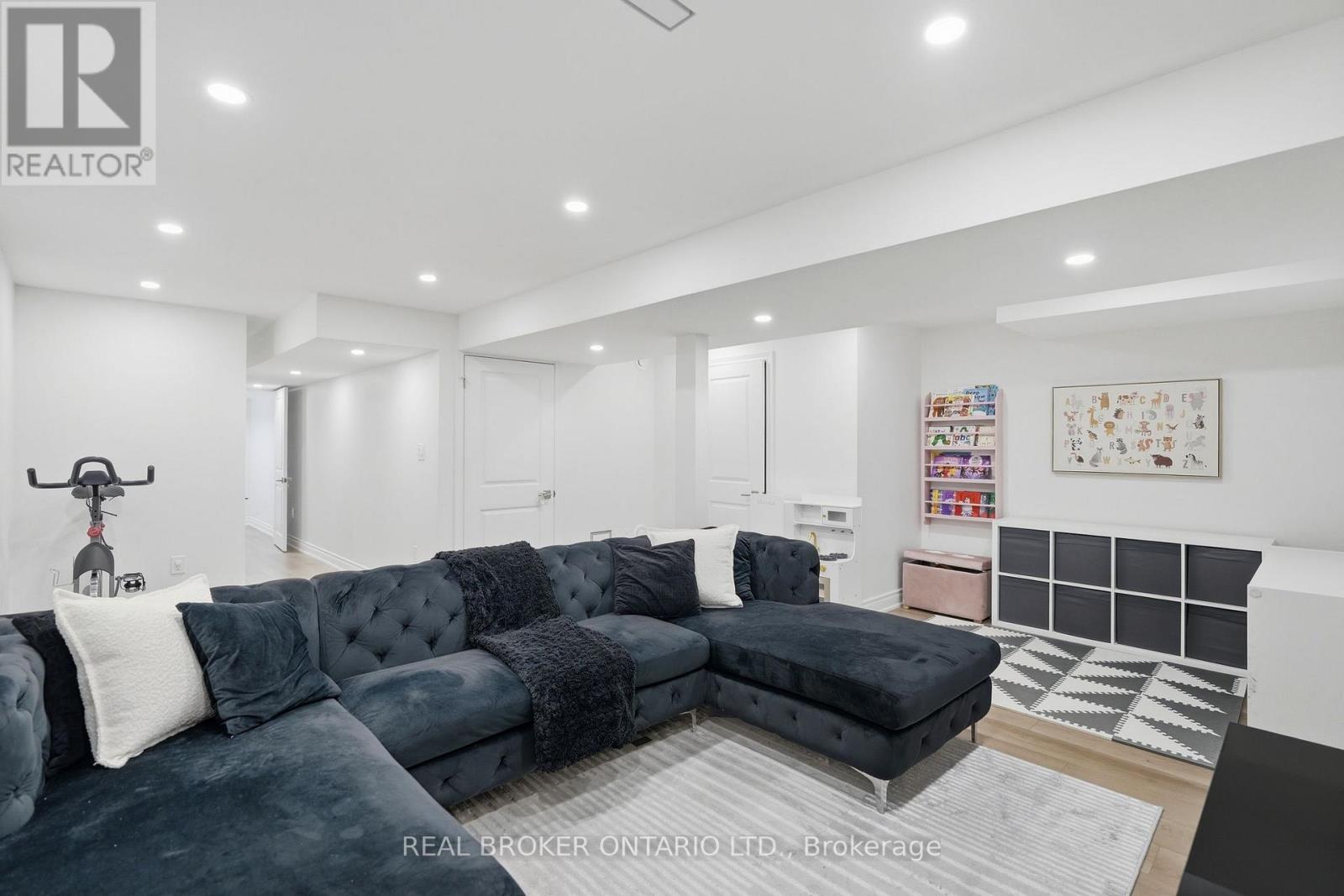 29 Waterbridge Street, Hamilton, Ontario  L8J 0G4 - Photo 38 - X13576740