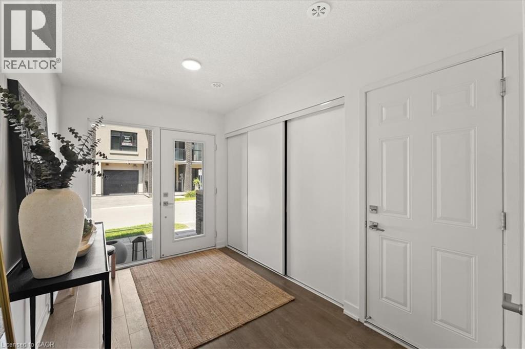 1121 Cooke Boulevard Unit# 37, Burlington, Ontario  L7T 0C4 - Photo 4 - 40848137