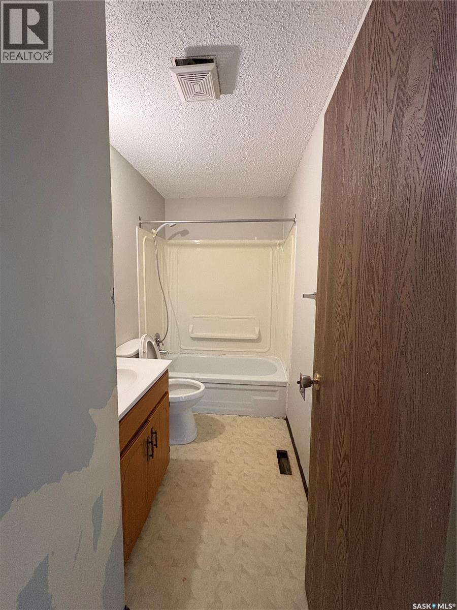 215 Granatier Avenue, Lestock, Saskatchewan  S0A 2C0 - Photo 8 - SK042829