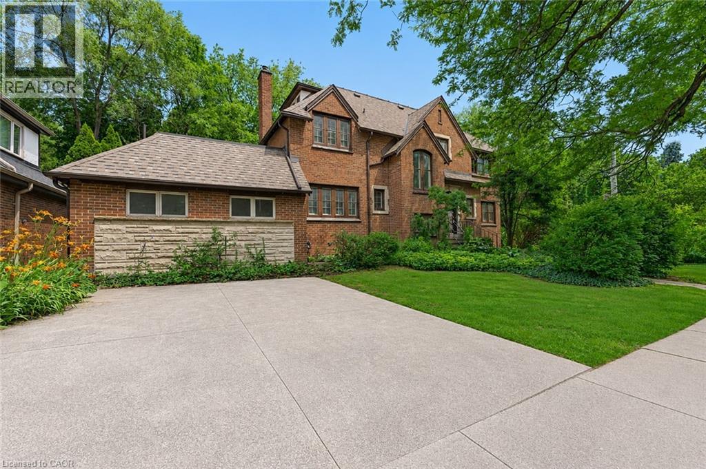 4 FORSYTH Avenue N, Hamilton, Ontario