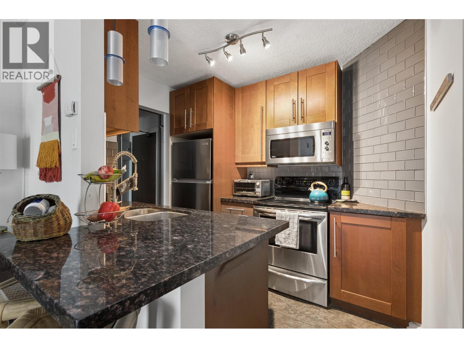 319 750 E 7th Avenue, Vancouver, British Columbia V5T 4H5 - Photo 11 - R3144816