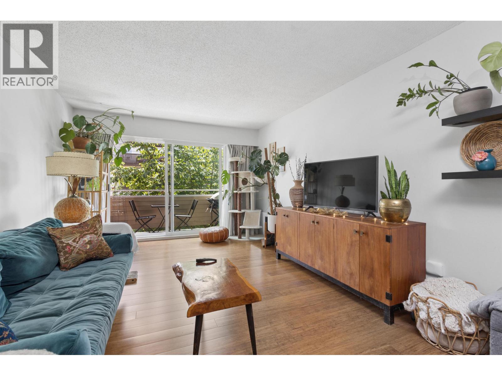 319 750 E 7th Avenue, Vancouver, British Columbia V5T 4H5 - Photo 2 - R3144816