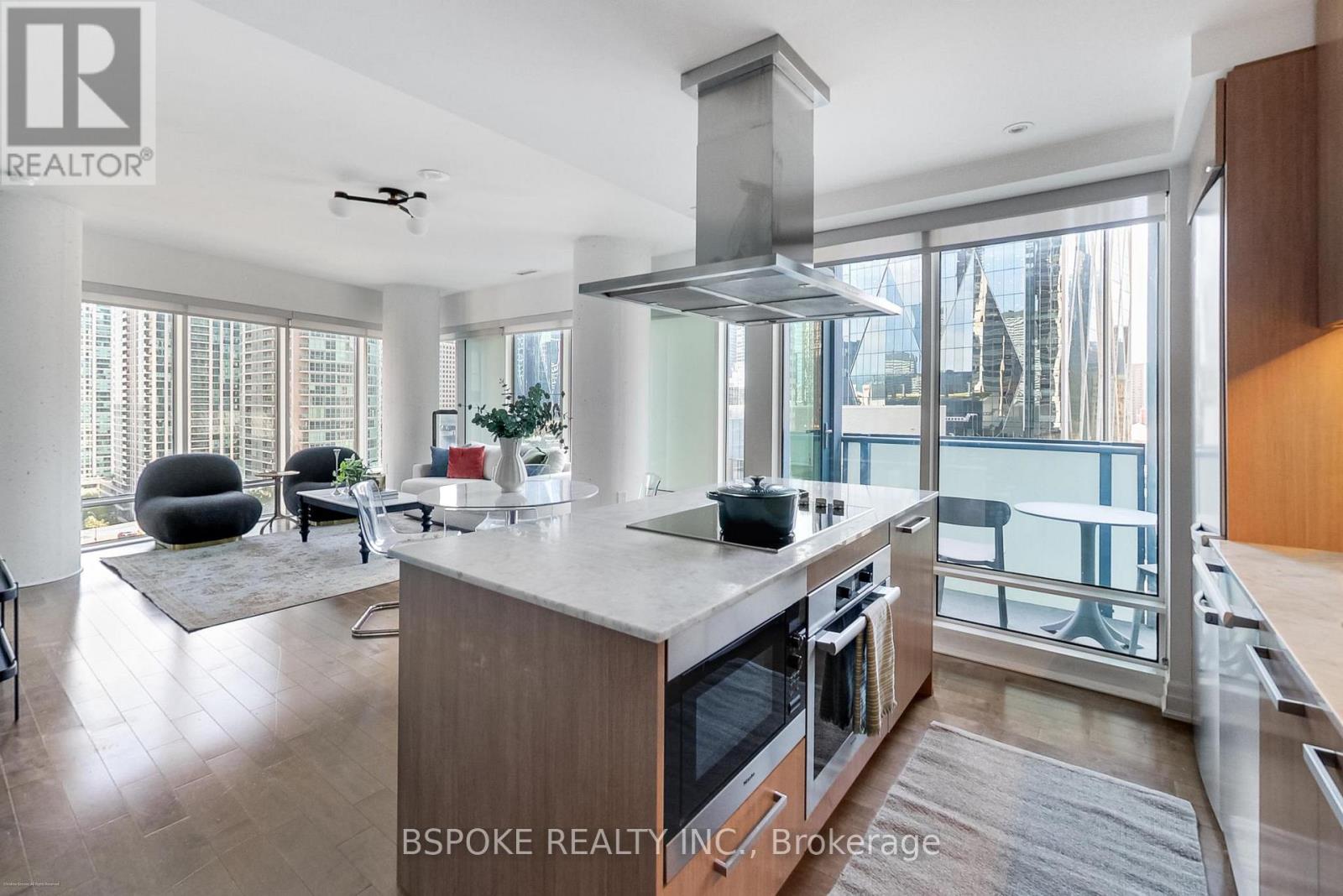 1502 - 8 The Esplanade Avenue, Toronto, Ontario  M5E 0A6 - Photo 4 - C13576550