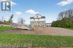 422-424 Robinson Street N, Grimsby, Ontario  L3M 3C8 - Photo 3 - 40849027