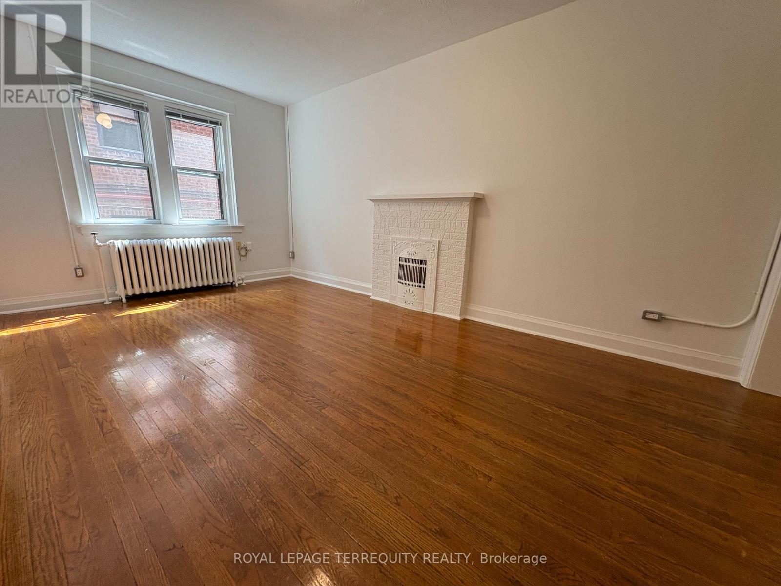 10 - 42 Barton Avenue, Toronto, Ontario  M6G 1P3 - Photo 3 - C13576848