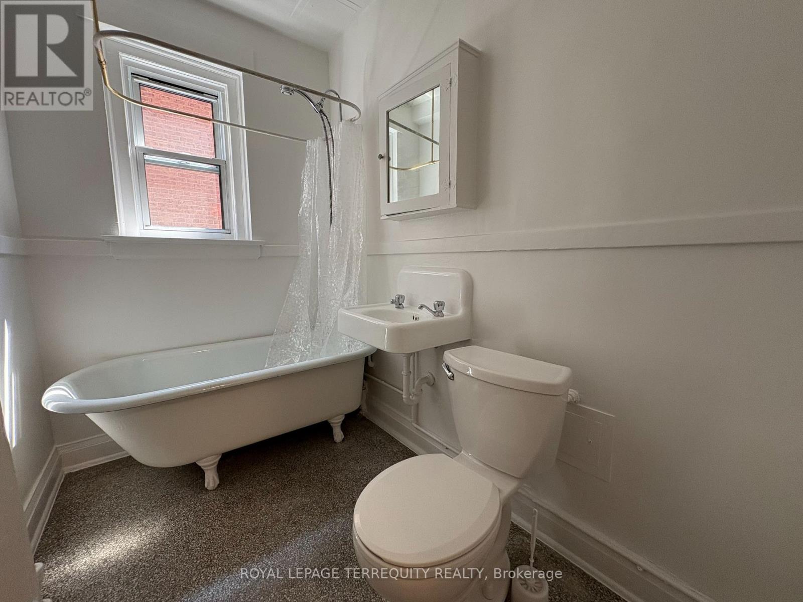 10 - 42 Barton Avenue, Toronto, Ontario  M6G 1P3 - Photo 5 - C13576848