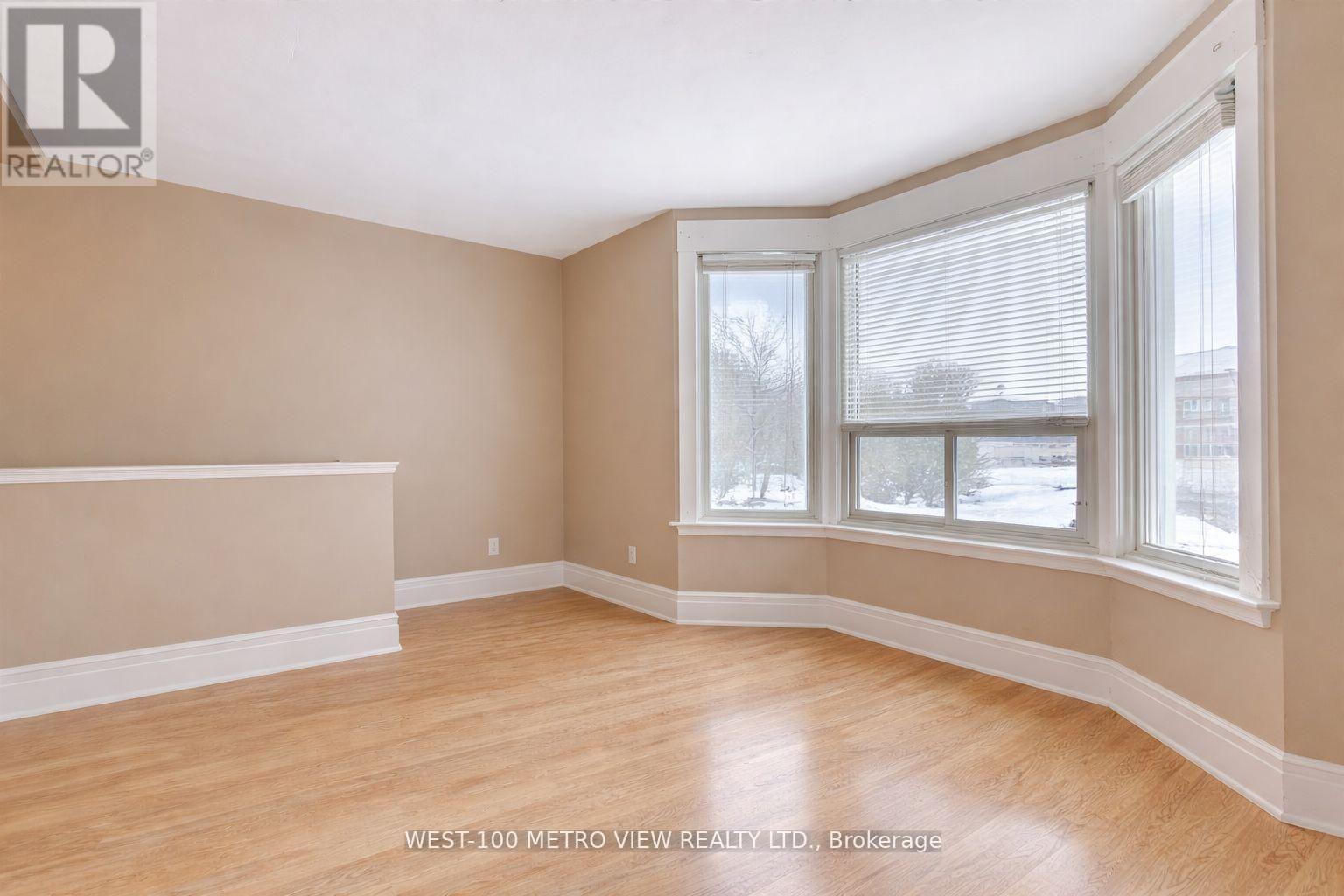 1733 Dufferin Street, Toronto, Ontario  M6E 3N9 - Photo 2 - C13576870