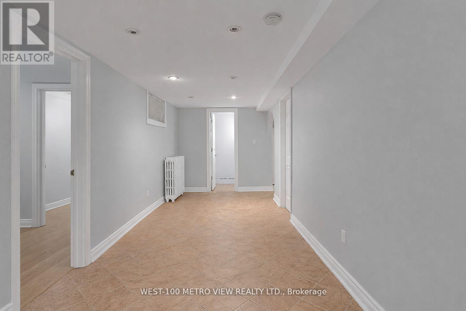 1733 Dufferin Street, Toronto, Ontario  M6E 3N9 - Photo 23 - C13576870