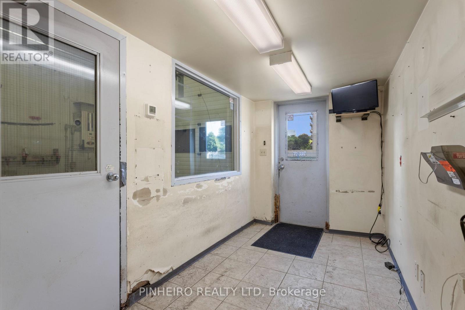 180 Ann Street, London East, Ontario  N6A 0A3 - Photo 4 - X13577078