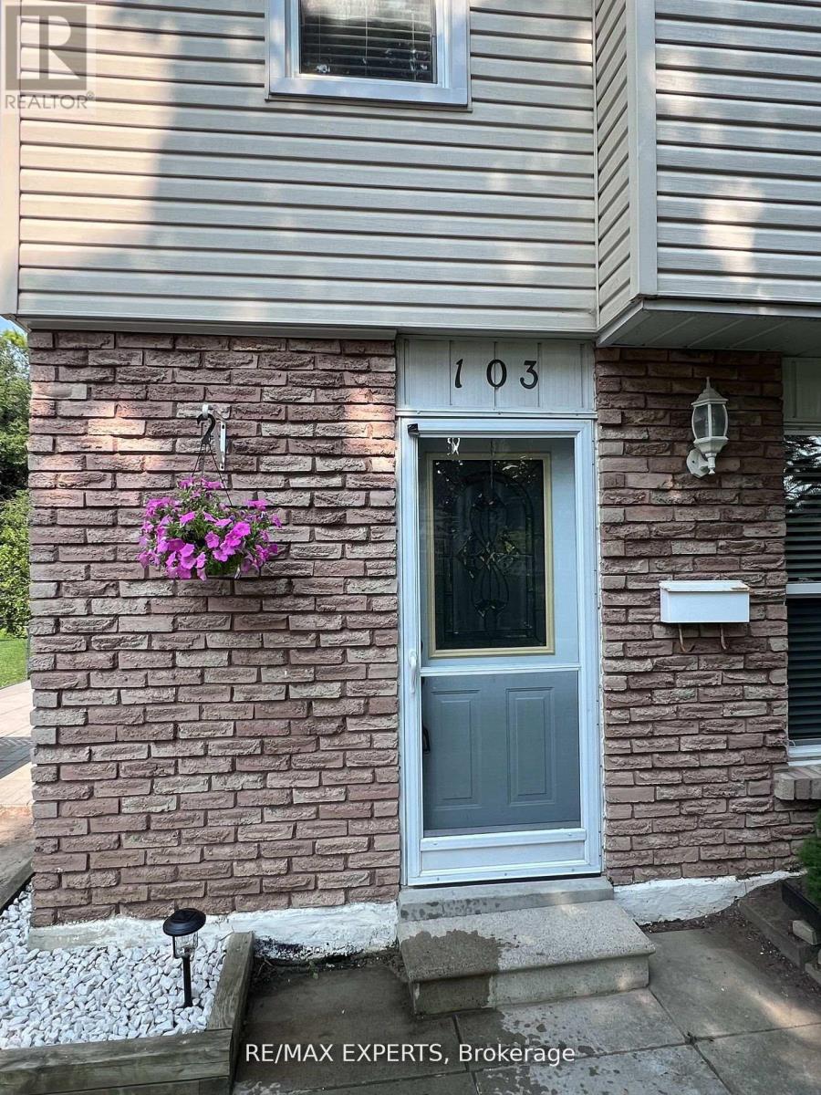 103 Guthrie Crescent, Whitby, Ontario  L1P 1A6 - Photo 2 - E13576880