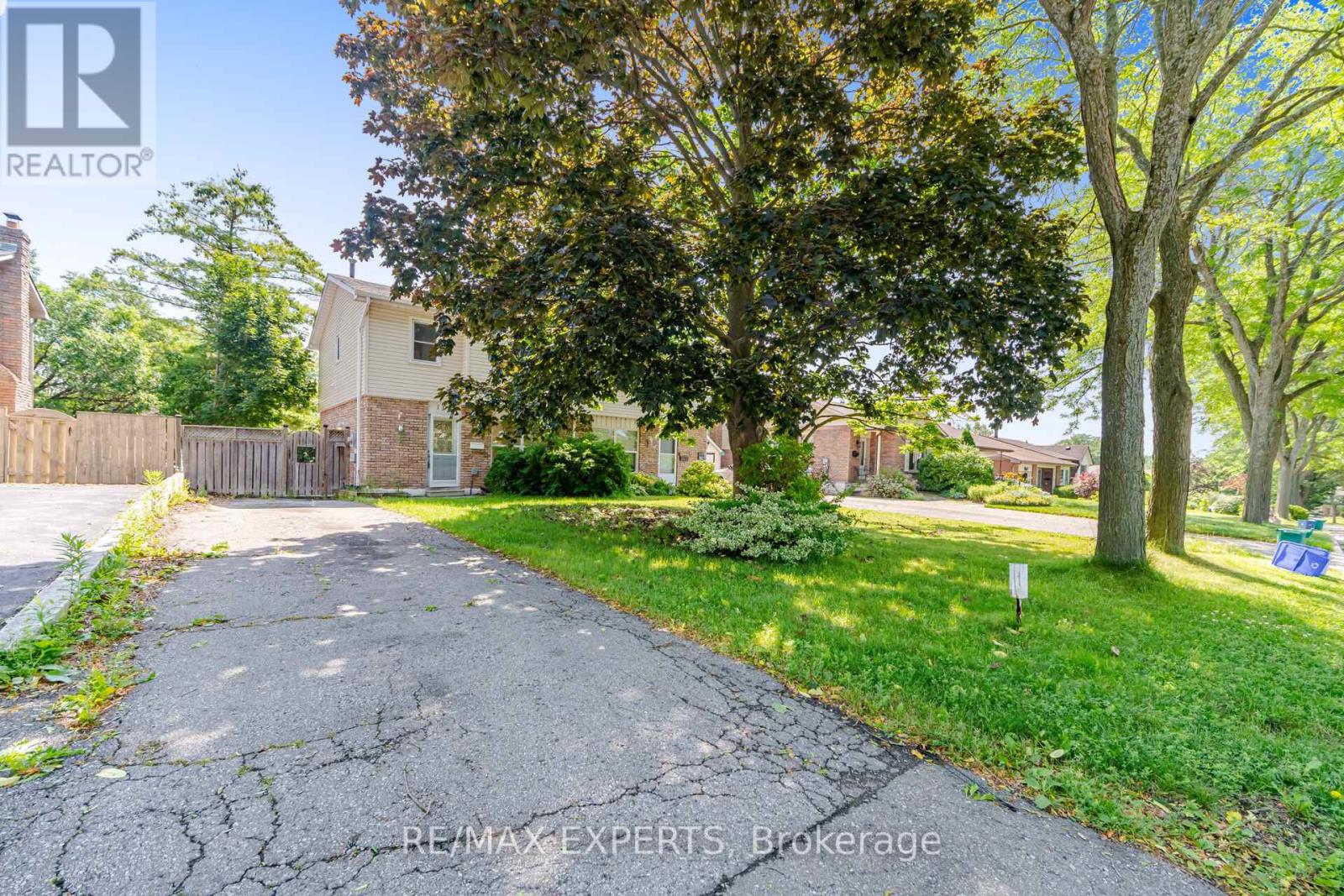 103 Guthrie Crescent, Whitby, Ontario  L1P 1A6 - Photo 4 - E13576880