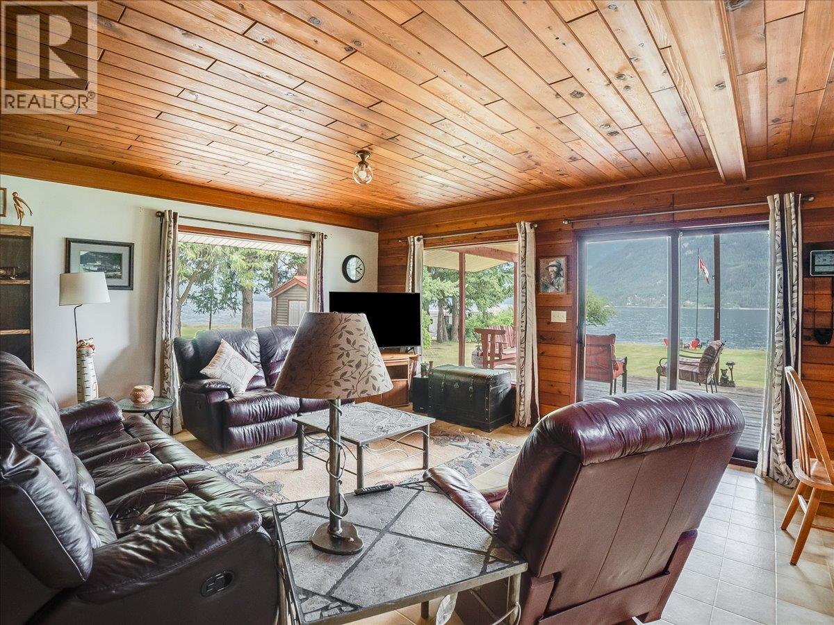 7510 Deer Park Road, Deer Park, British Columbia  V1N 4V8 - Photo 22 - 10394792