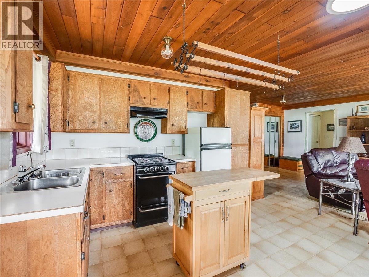 7510 Deer Park Road, Deer Park, British Columbia  V1N 4V8 - Photo 29 - 10394792