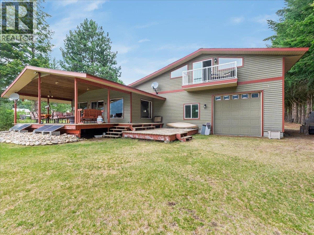 7510 Deer Park Road, Deer Park, British Columbia