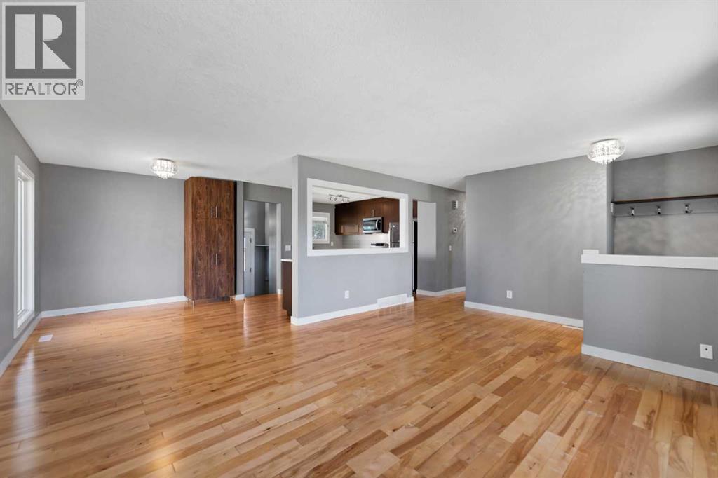 136 Maitland Drive NE, Calgary, Alberta  T2A 5A5 - Photo 7 - A2327700