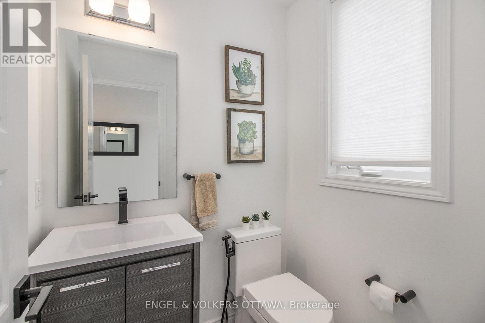 1031 Curraglass Walk, Ottawa, Ontario  K2S 3A4 - Photo 3 - X13577114