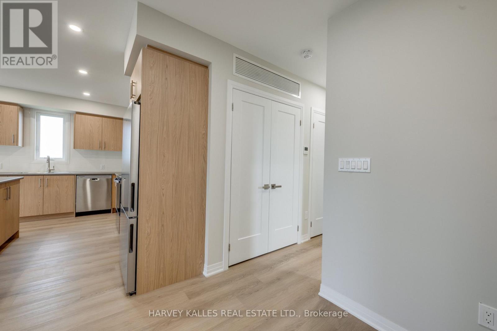 2 - 165 Spalding Road, Toronto (Downsview-Roding-Cfb), Ontario  M3K 1K3 - Photo 5 - W13576862