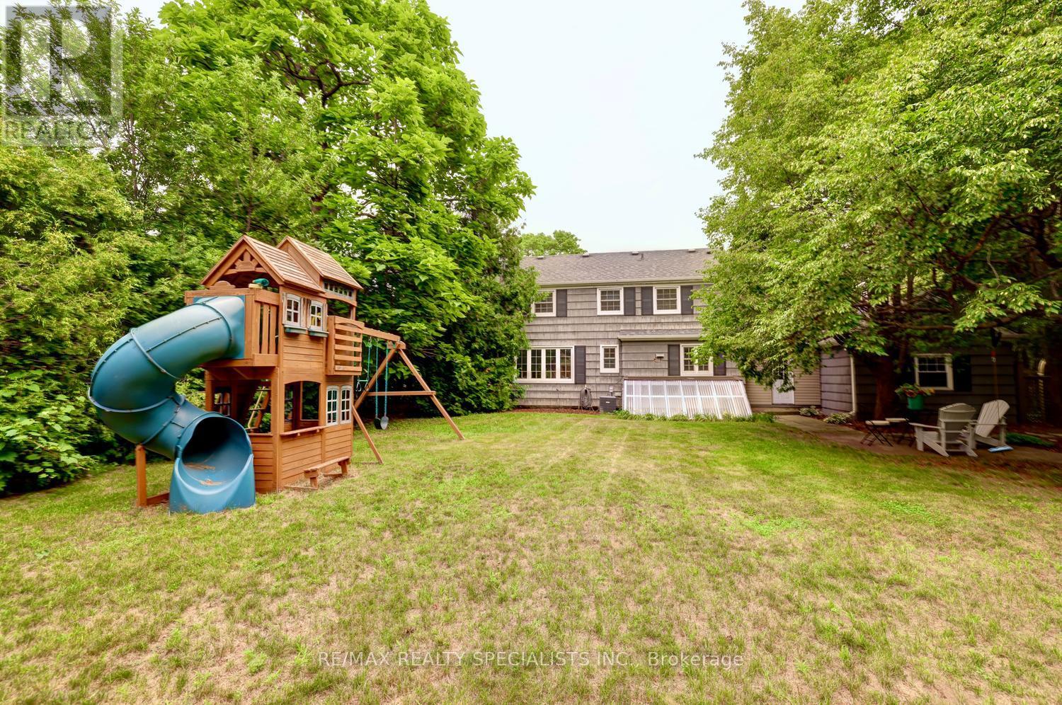 406 CHRISTINA DRIVE, Oakville, Ontario