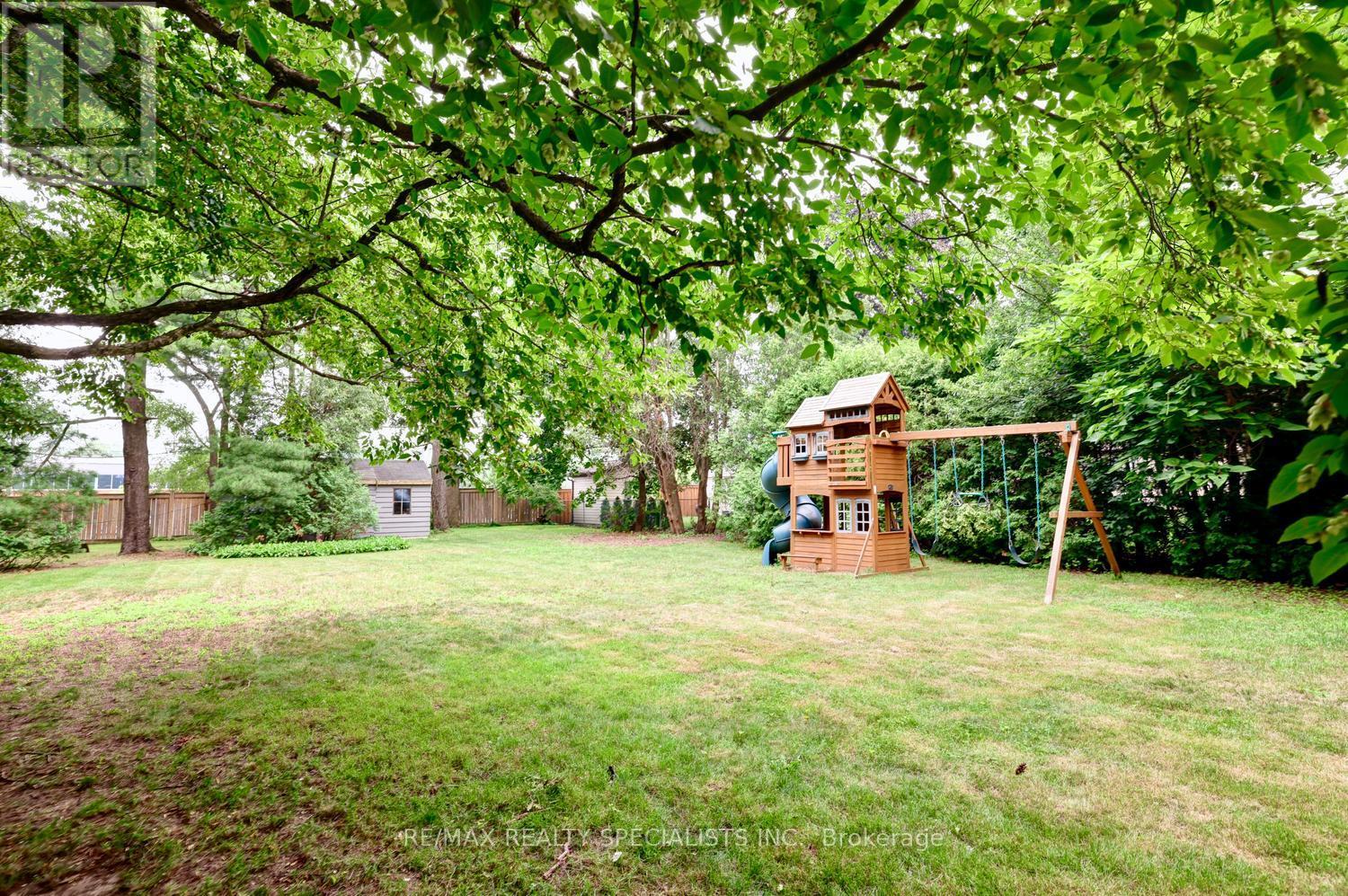 406 Christina Drive, Oakville, Ontario  L6K 1H6 - Photo 4 - W13577056