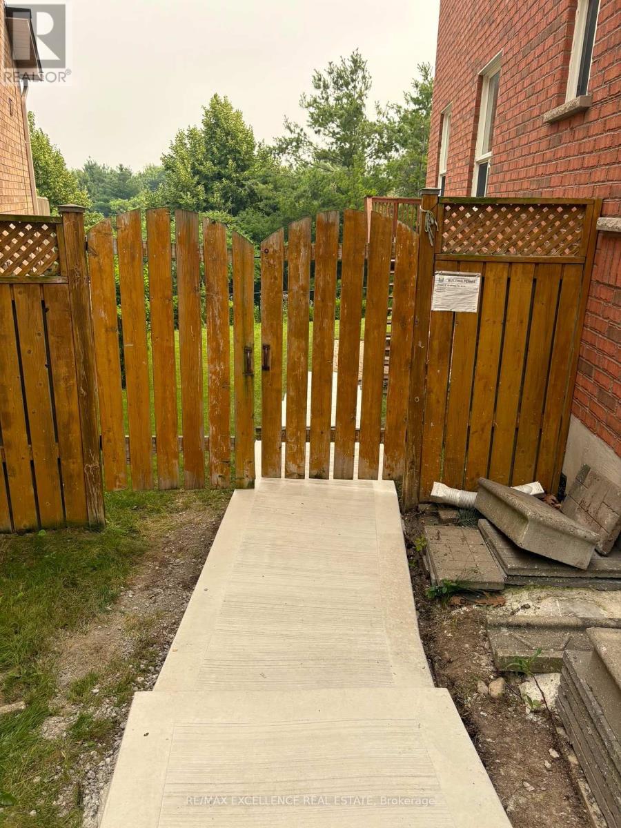 Basement - 38 Dells Crescent, Brampton, Ontario L7A 2K4 - Photo 2 - W13577090