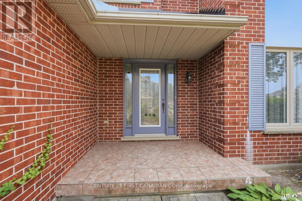 315 Ambleside Drive, London North, Ontario  N6G 4V8 - Photo 4 - X13577212