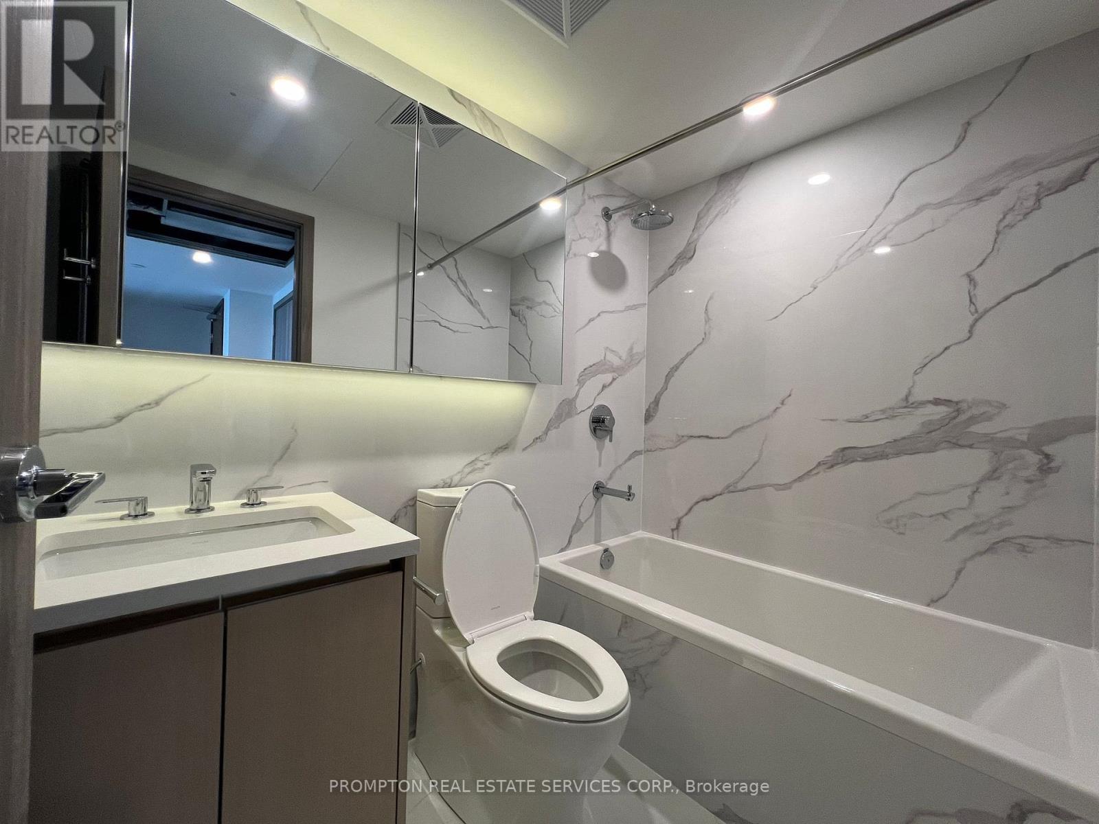 4602 - 3 Concord Cityplace Way, Toronto, Ontario  M5V 0X4 - Photo 12 - C13577284